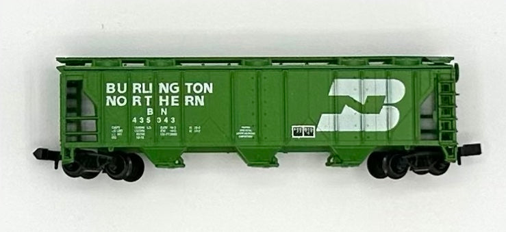 Atlas N Scale 3734 Burlington Northern 3 bay Covered Hopper BN 460020. Roof Walkway C