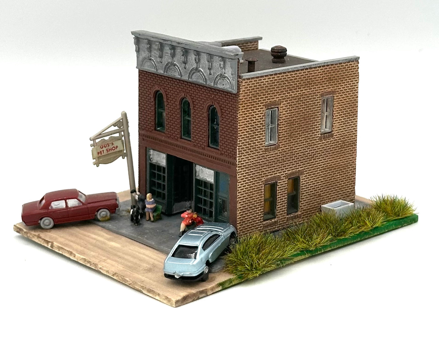 N Scale 2-Story Brick Built Custom Painted/Weathered Lighted Pet Shop