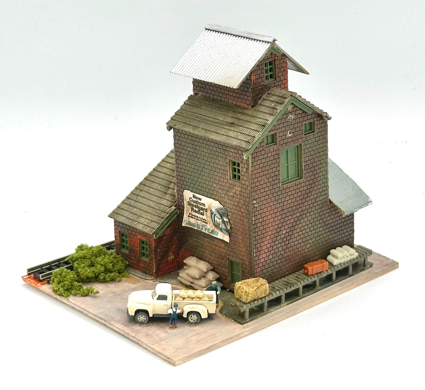 N Scale Custom Built/Painted Weathered Trackside Grain ElevatorDiorama.
