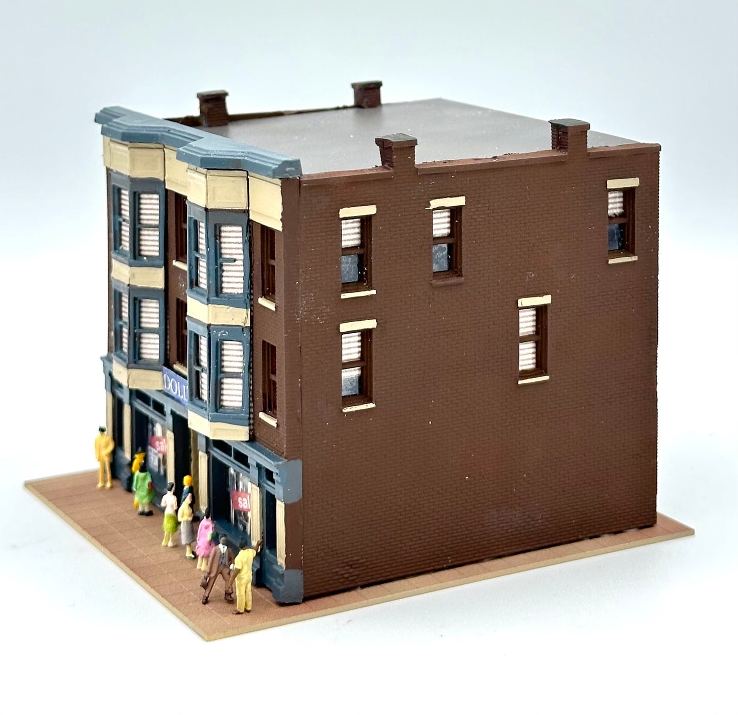 DPM Woodland Scenics N Scale Custom Painted "Dolly's" Boutique Lighted Diorama.