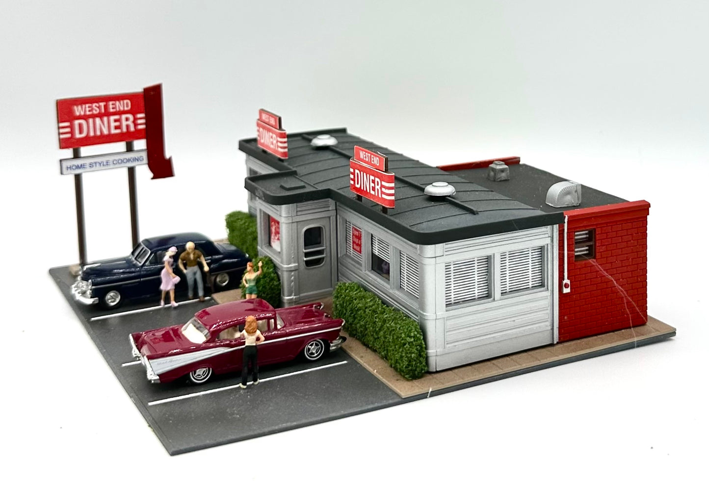 City Classics HO Custom Built/Painted "West End Diner"Fully Assembled Lighted New Diorama