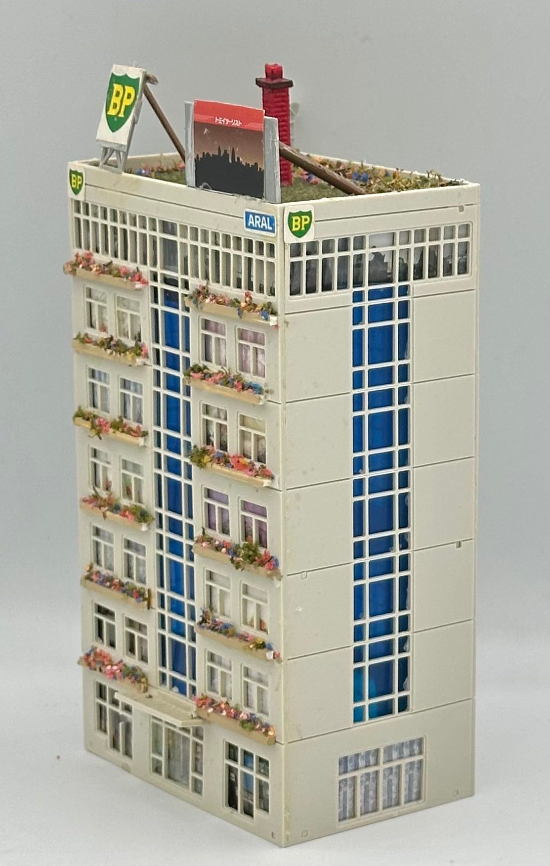 Outlands Style N Scale Custom Built/Painted 7-Story Tower Block with Balconies
