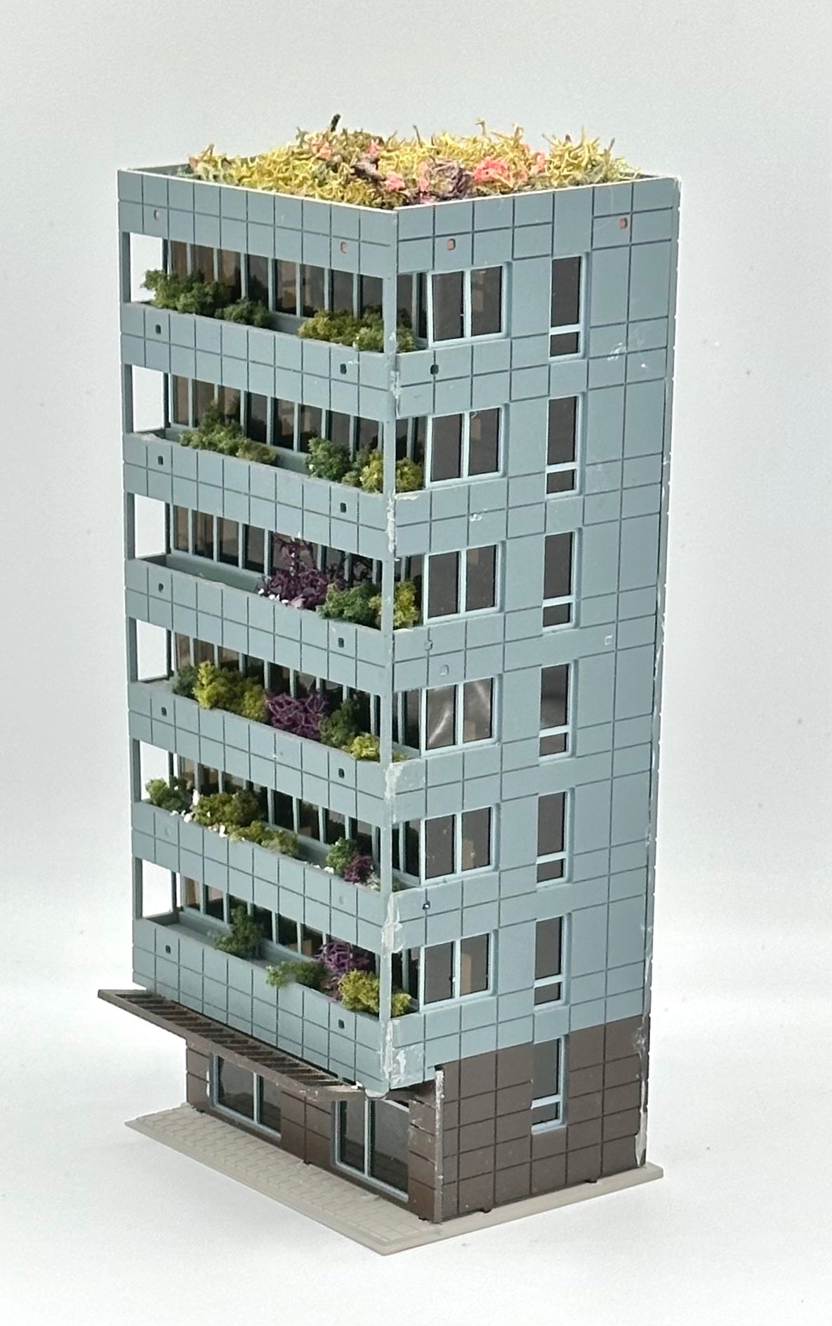 Outlands Style N Scale Custom Built/Painted 7-Story Tower Block with Balconies
