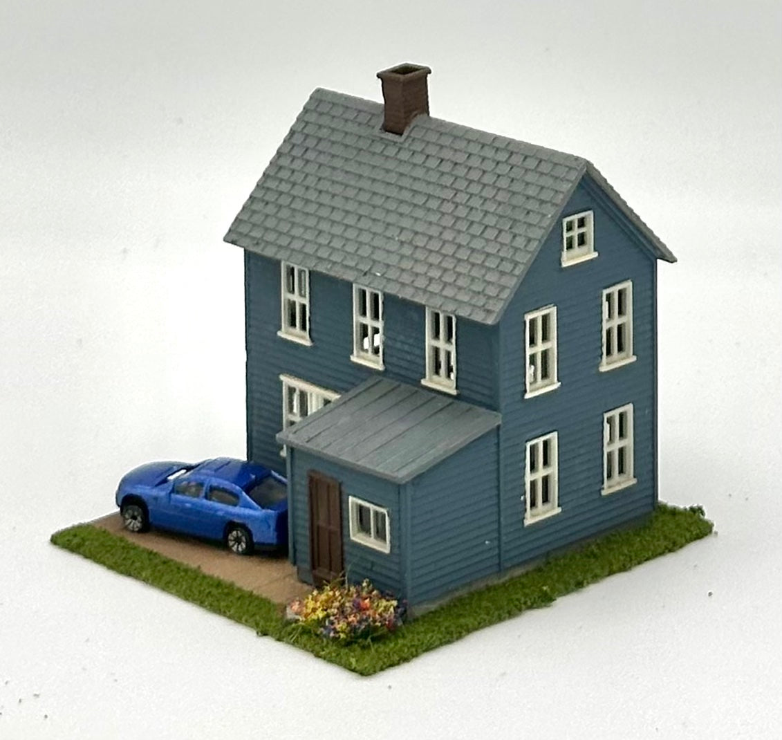 N Scale 3-Story Family House Custom Painted + Garden Fully Assembled