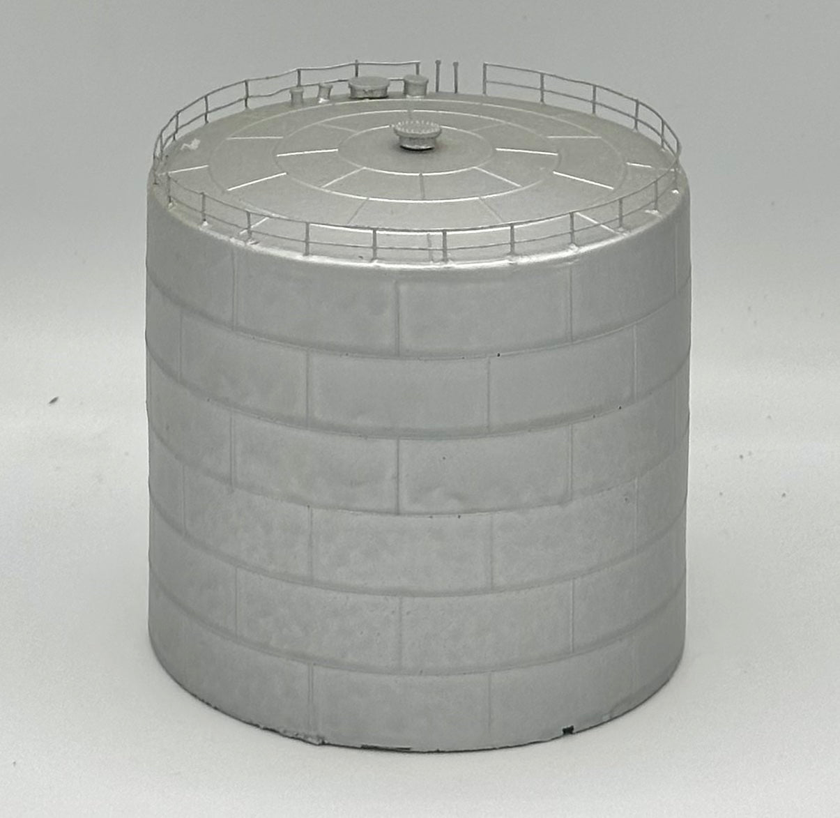 N Scale Resin Storage Tank, Metal Railing and Ladder