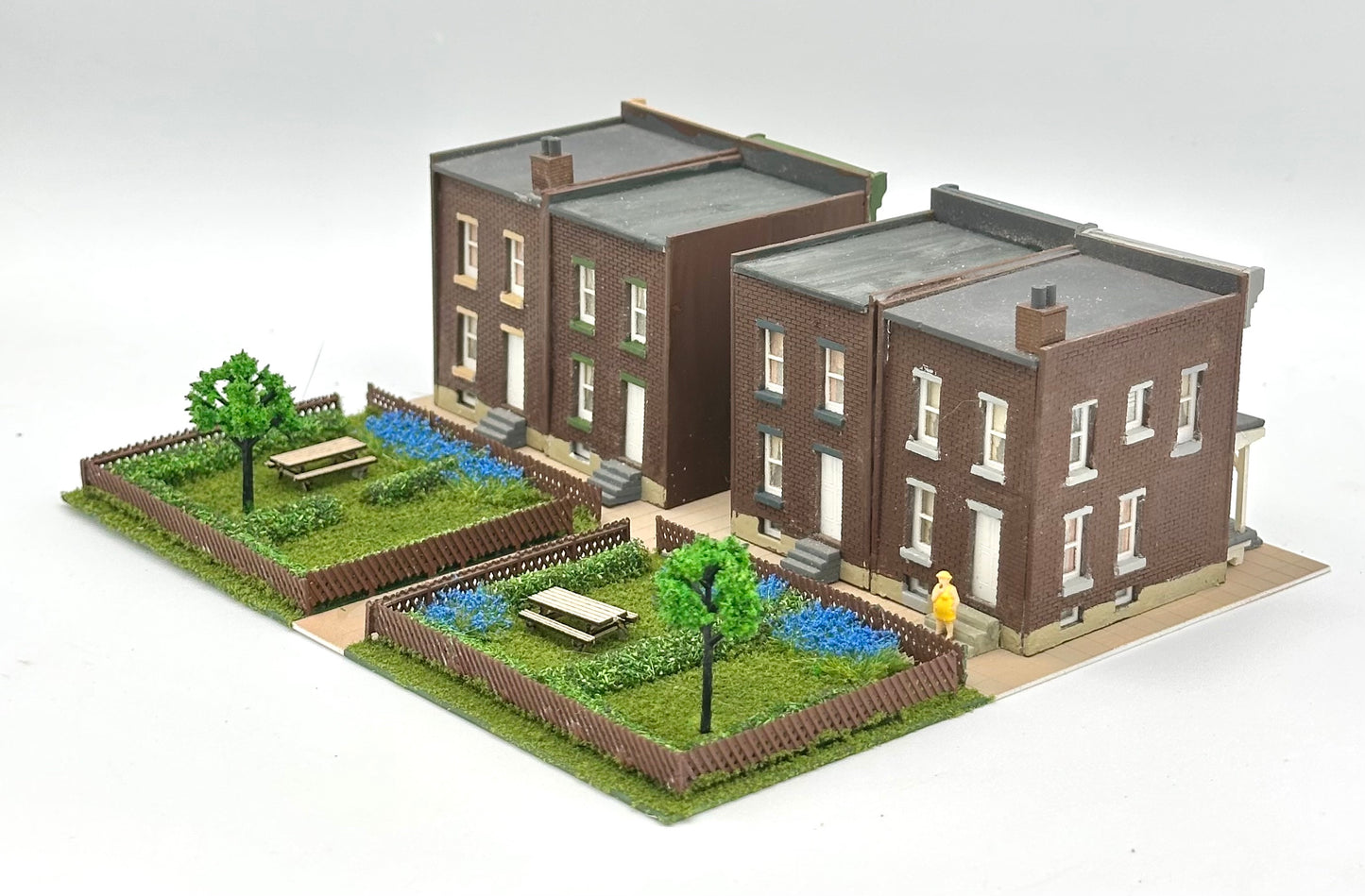 N Scale 4x 2-Story Custom Painted/Weathered Row Houses Fully Assembled