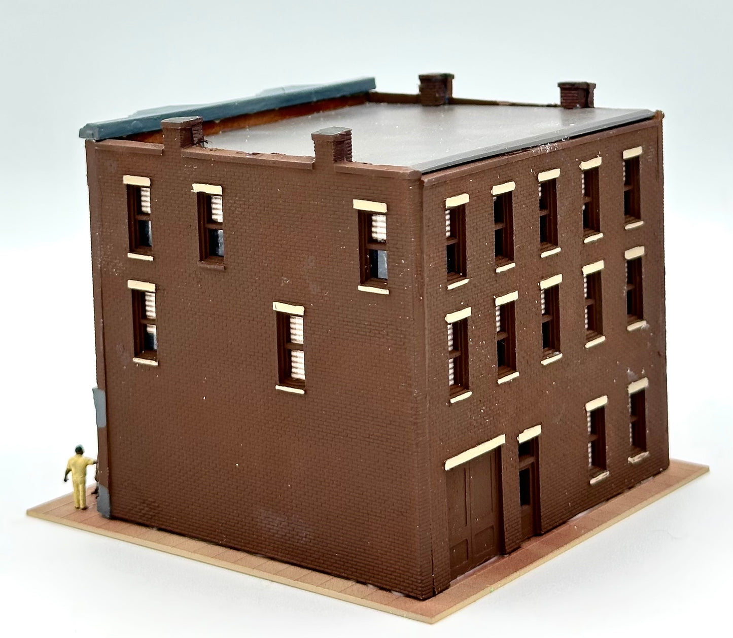DPM Woodland Scenics N Scale Custom Painted "Dolly's" Boutique Lighted Diorama.
