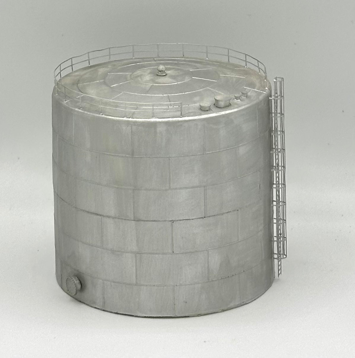 N Scale Resin Storage Tank, Metal Railing and Ladder.