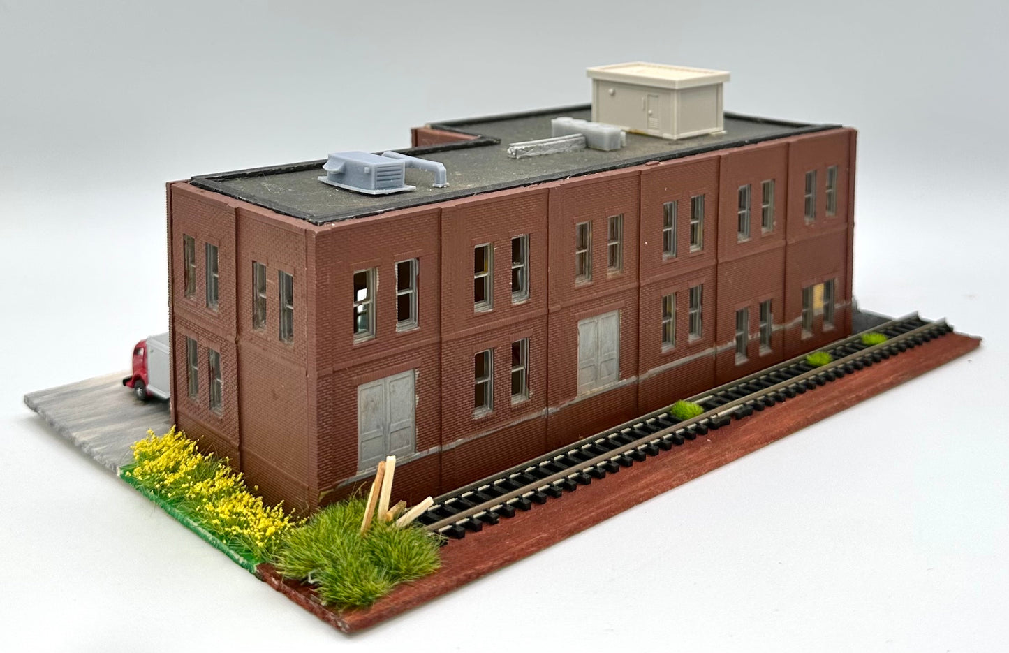DPM N Scale Custom/Built Painted/Weathered 2Story Factory Trackside Warehouse Lighted New Diorama