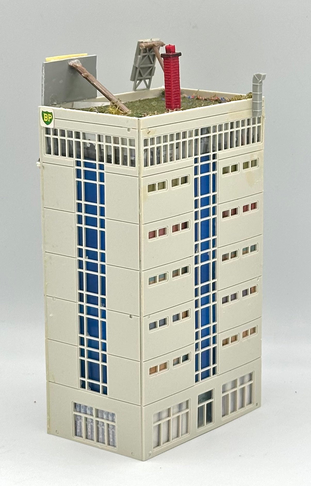 Outlands Style N Scale Custom Built/Painted 7-Story Tower Block with Balconies