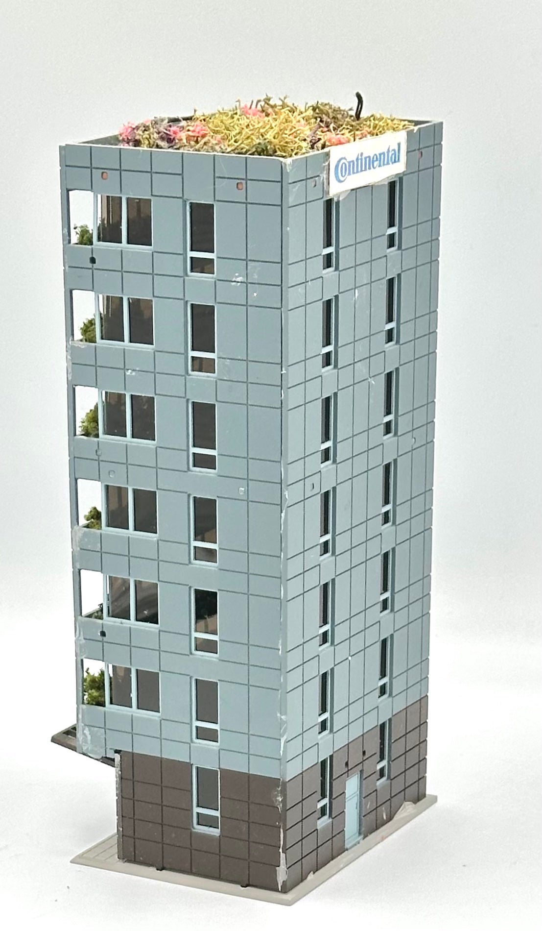 Outlands Style N Scale Custom Built/Painted 7-Story Tower Block with Balconies