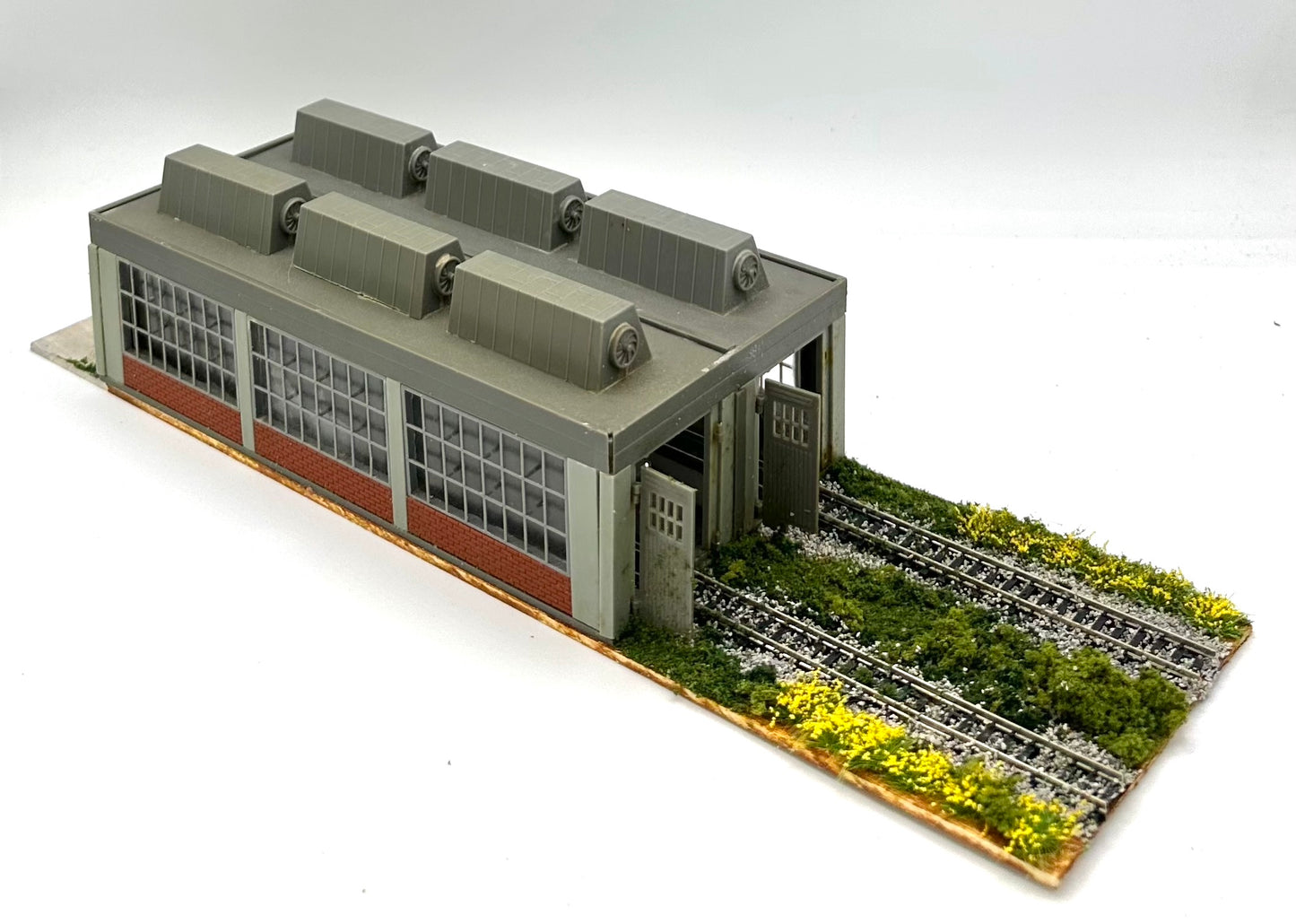 Faller N Scale Modern 2-Bay Engine Shed Fully Assembled. Diorama