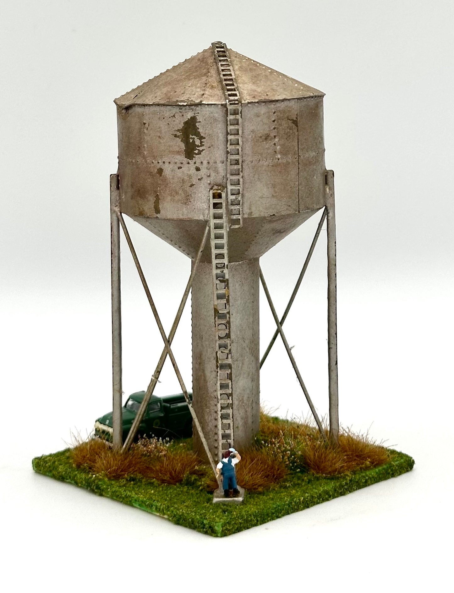 N Scale Rustic Water Tower Custom Painted/Weathered Fully Assembled, All metal construction