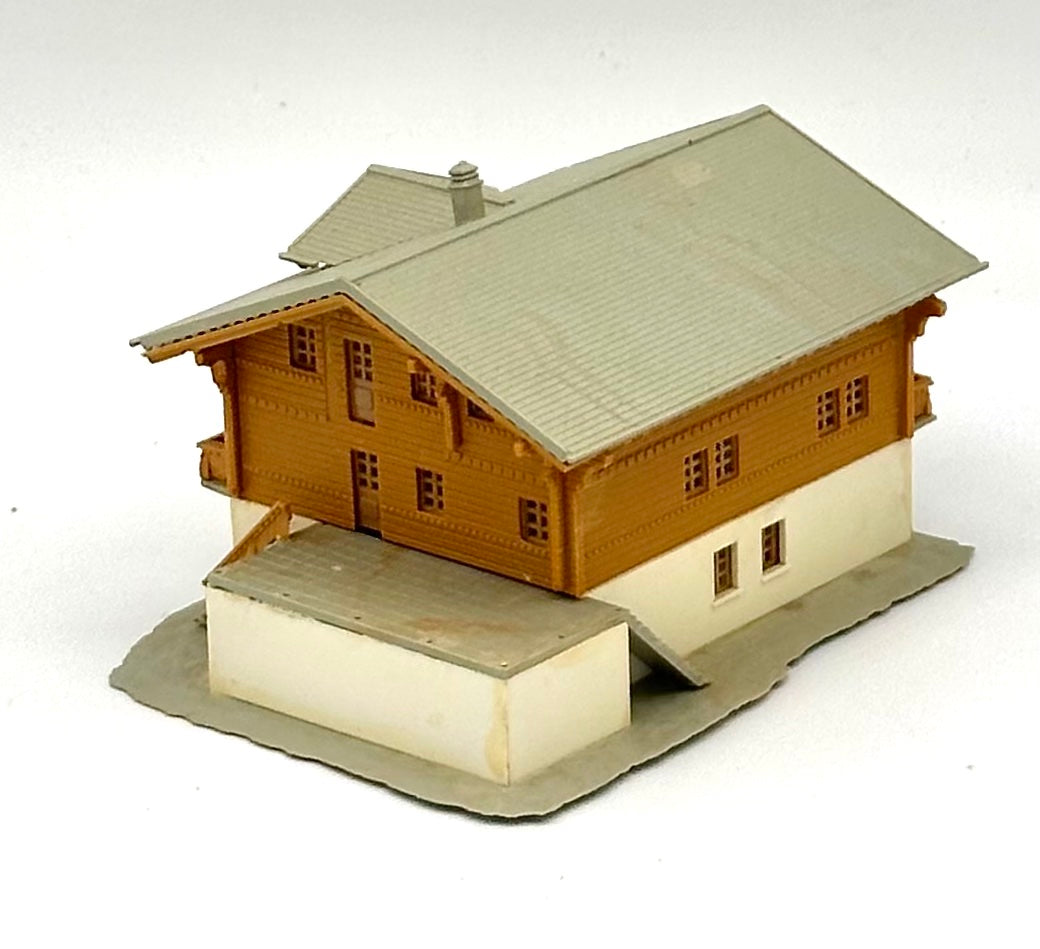 Kibri Z Scale -Story Mountain Style Chalet Weathered House Fully Assembled Lighted