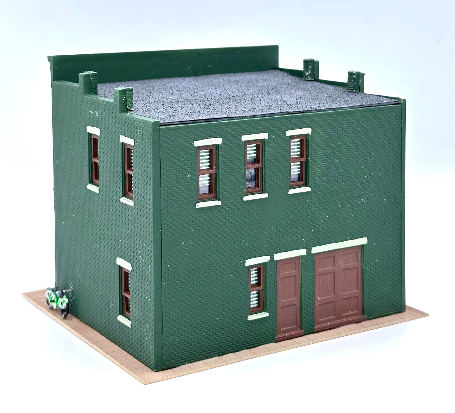 DPM HO Scale 2-Story Custom Painted "Callahan's" Irish Pub/Bar Fully Assembled. Lighted