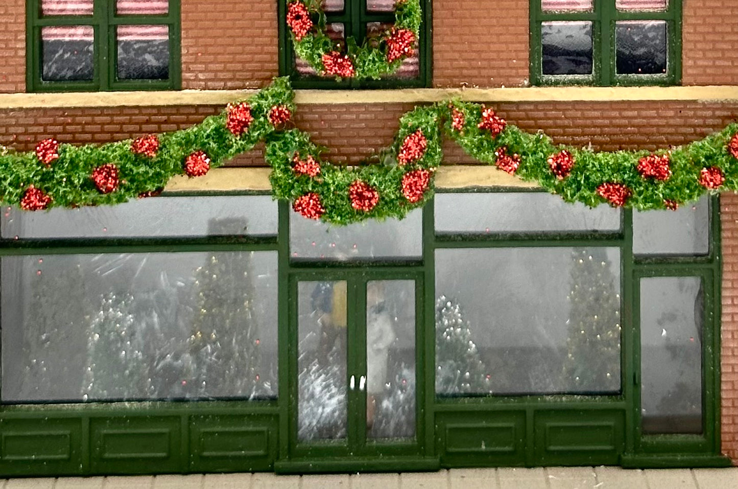 DPM HO Scale Custom Built/ Painted/Weathered "Christmas Store" New Diorama