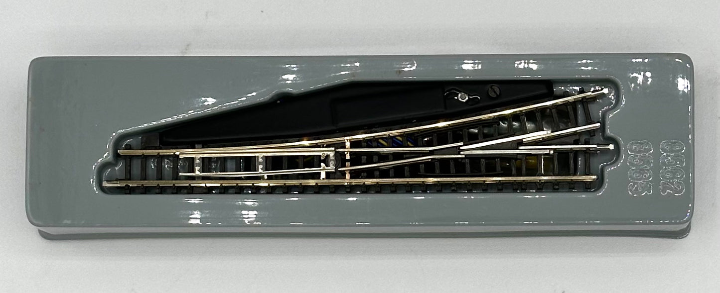 Marklin Z Scale 8562 110 mm, r 490mm 13' Electric Turnout