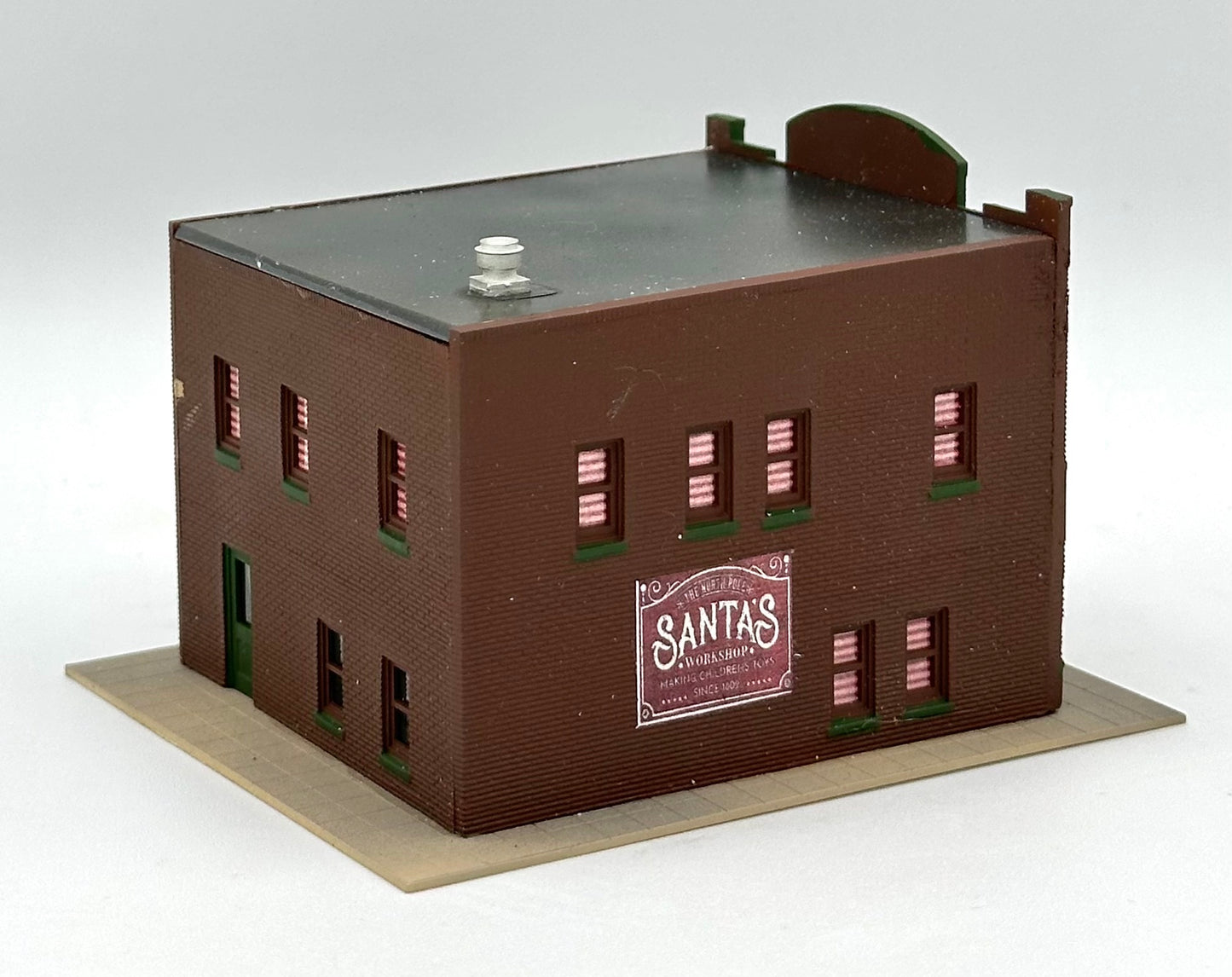 DPM N Scale Custom Built Custom Painted"Christmas Store" New Diorama