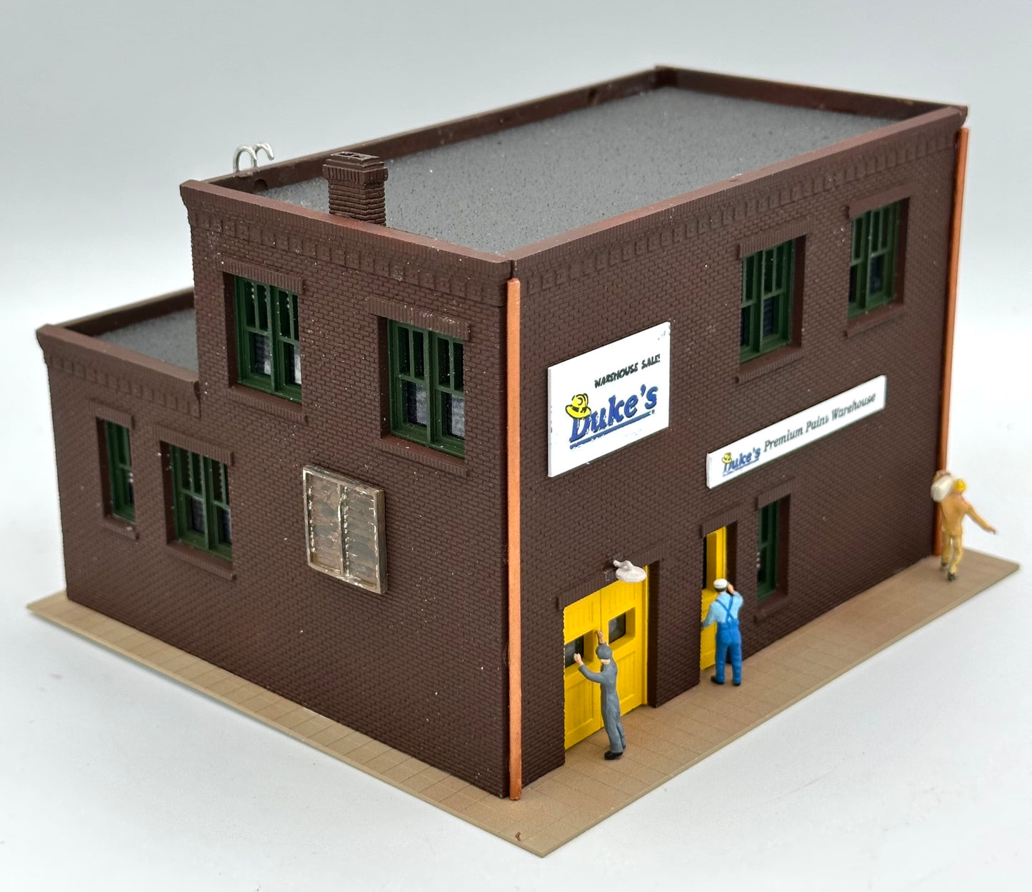 Woodland Scenics HO Scale Custom Built/ Painted "Duke's Wholesale Paints" New Diorama