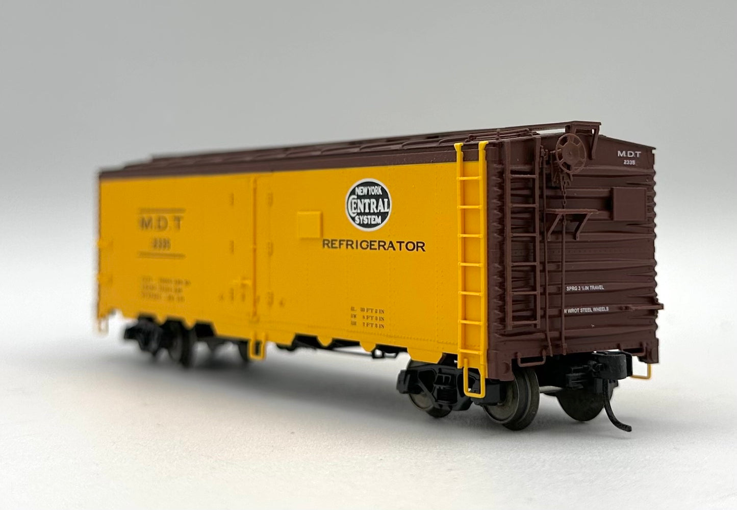 Marklin/Trix 24902-9 HO Scale "New York Central System" Reefer Car M.D.T.2335