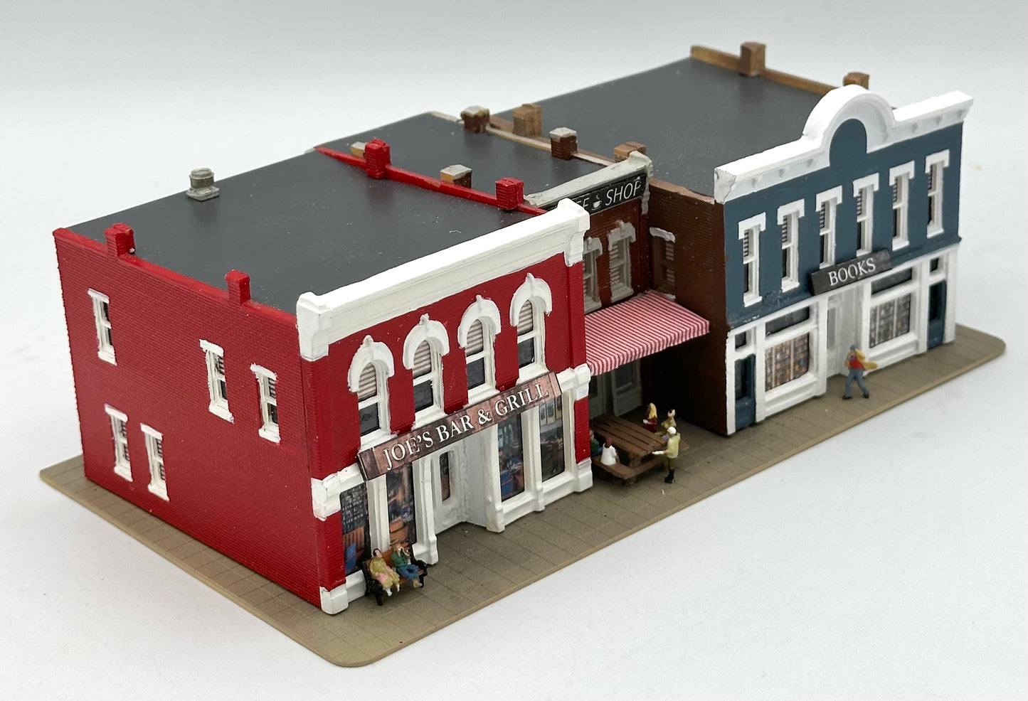 DPM N Scale, Row of 3 Shops individually LED lighted, Custom-painted Street Figures