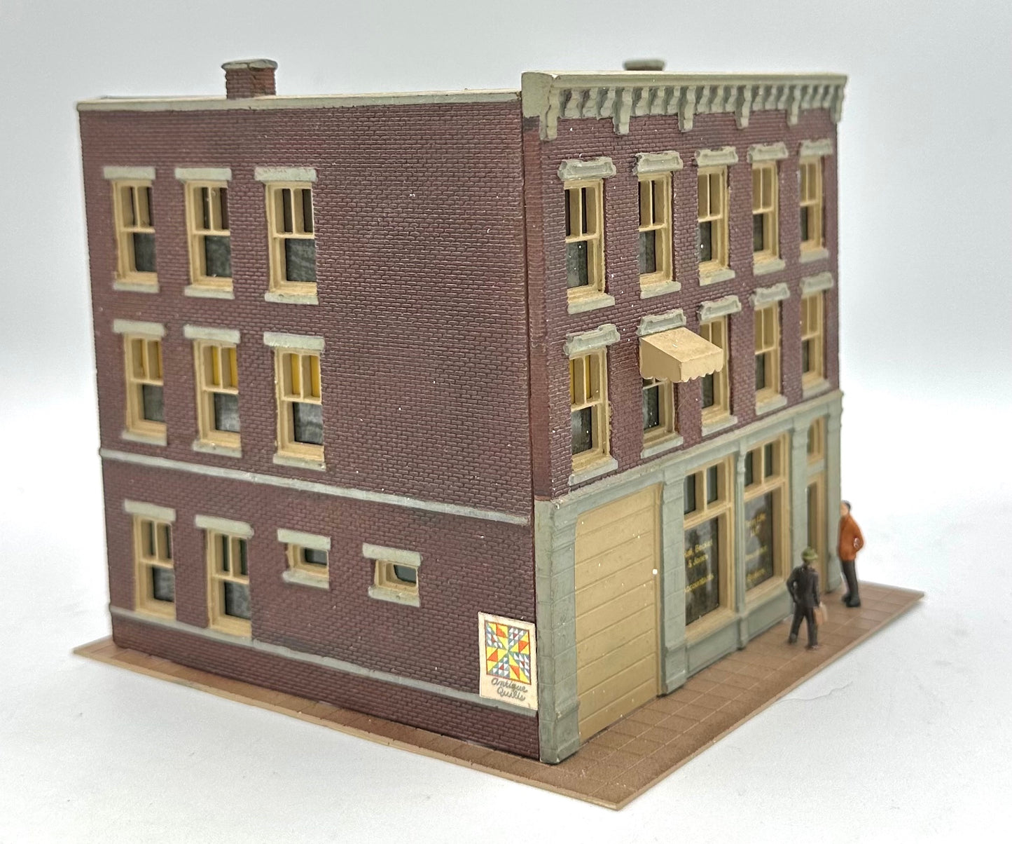 DPM HO Scale 2-Story Custom/Weathered Painted Fully Assembled. Lighted