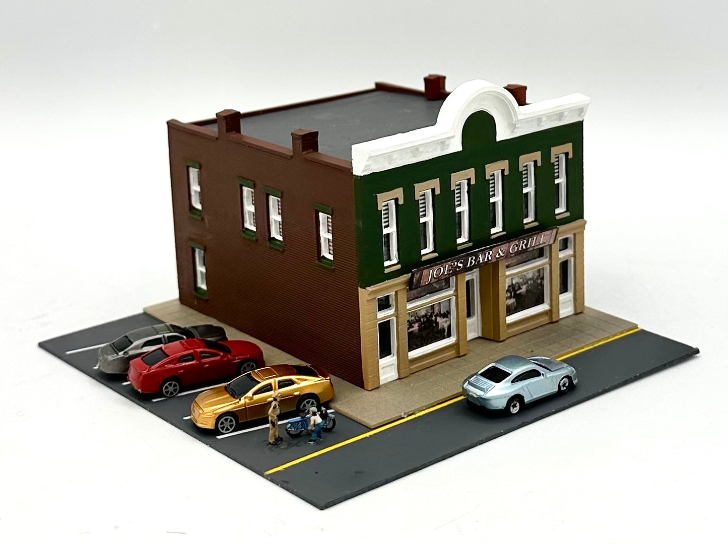 Woodland Scenics N Scale Custom Painted, "Joe's Bar & Grill "