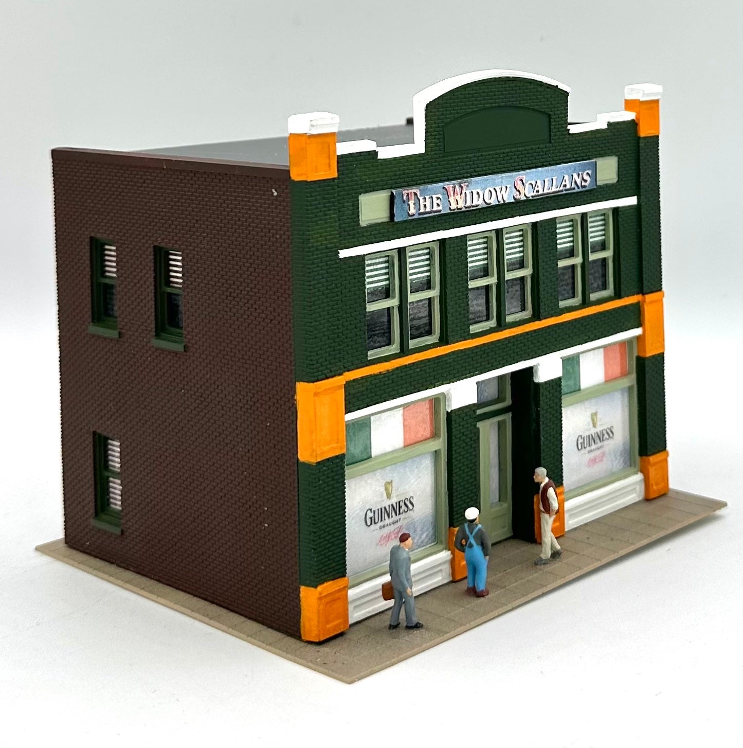 Woodland Scenics HO Scale Custom Painted "The Widow Scallans" Irish Pub/Bar Fully Assembled. Lighted