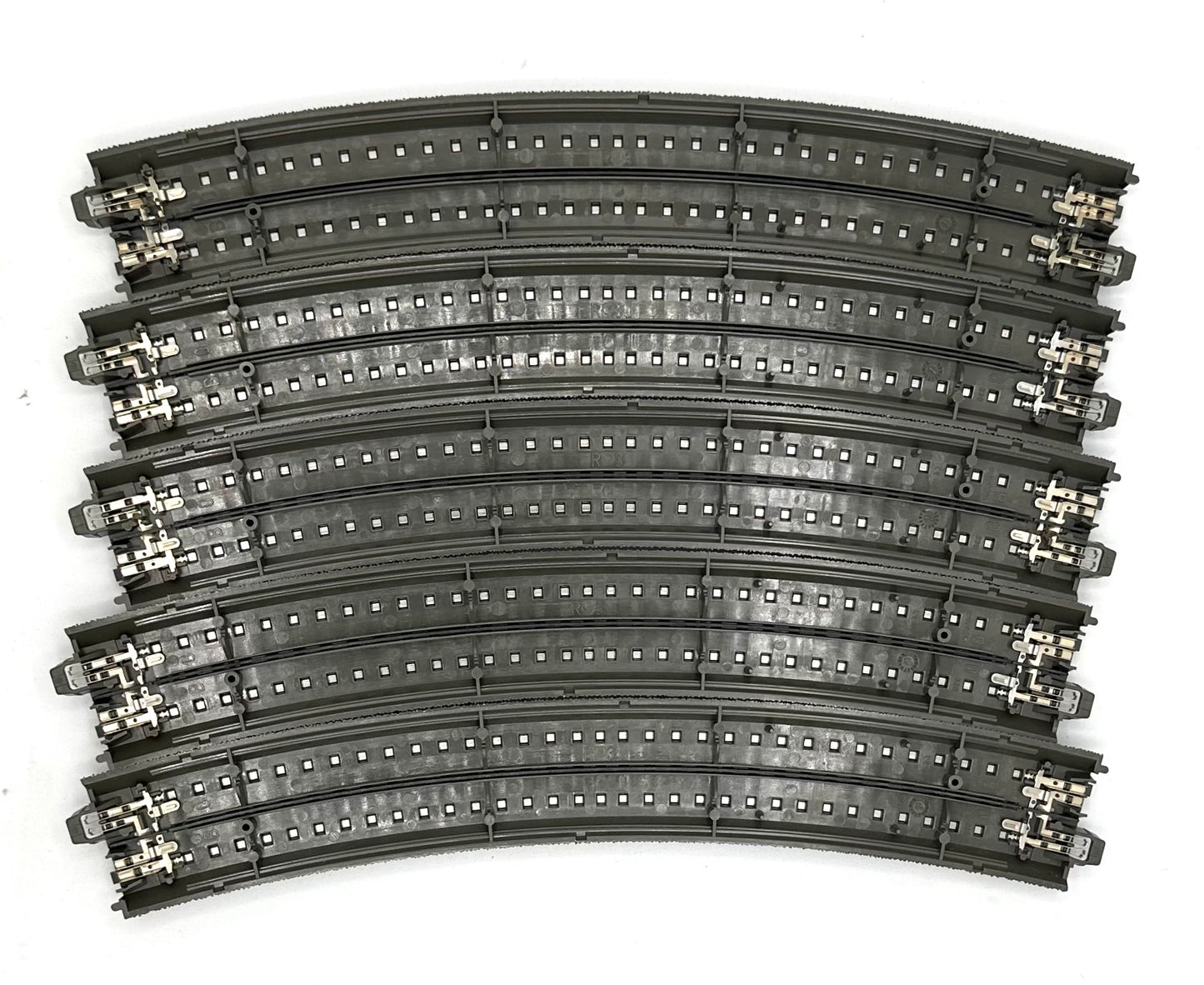 Marklin 24330 HO C-Track 3- Rail 20 1/4" 515mm*30 Degrees Curved Track 5pc Pack