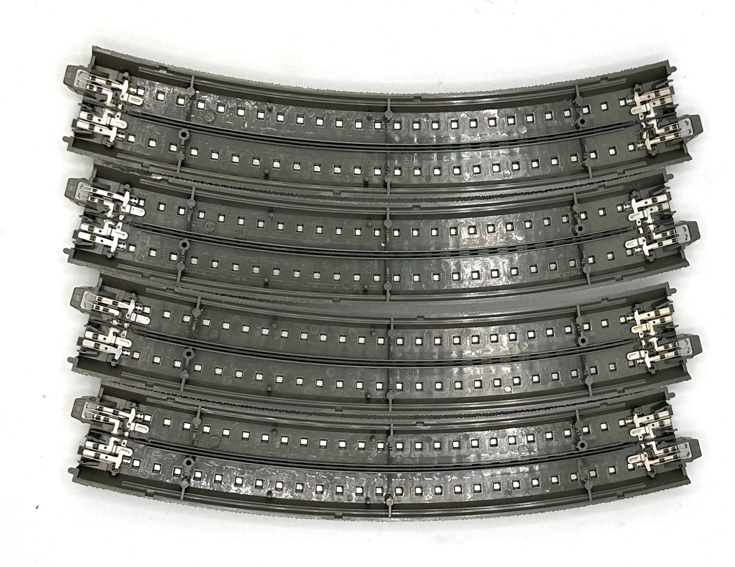 Marklin 24230 HO C-Track 3- Rail 17 1/4" 437.5mm*30 Degrees Curved Track 4pc Pack