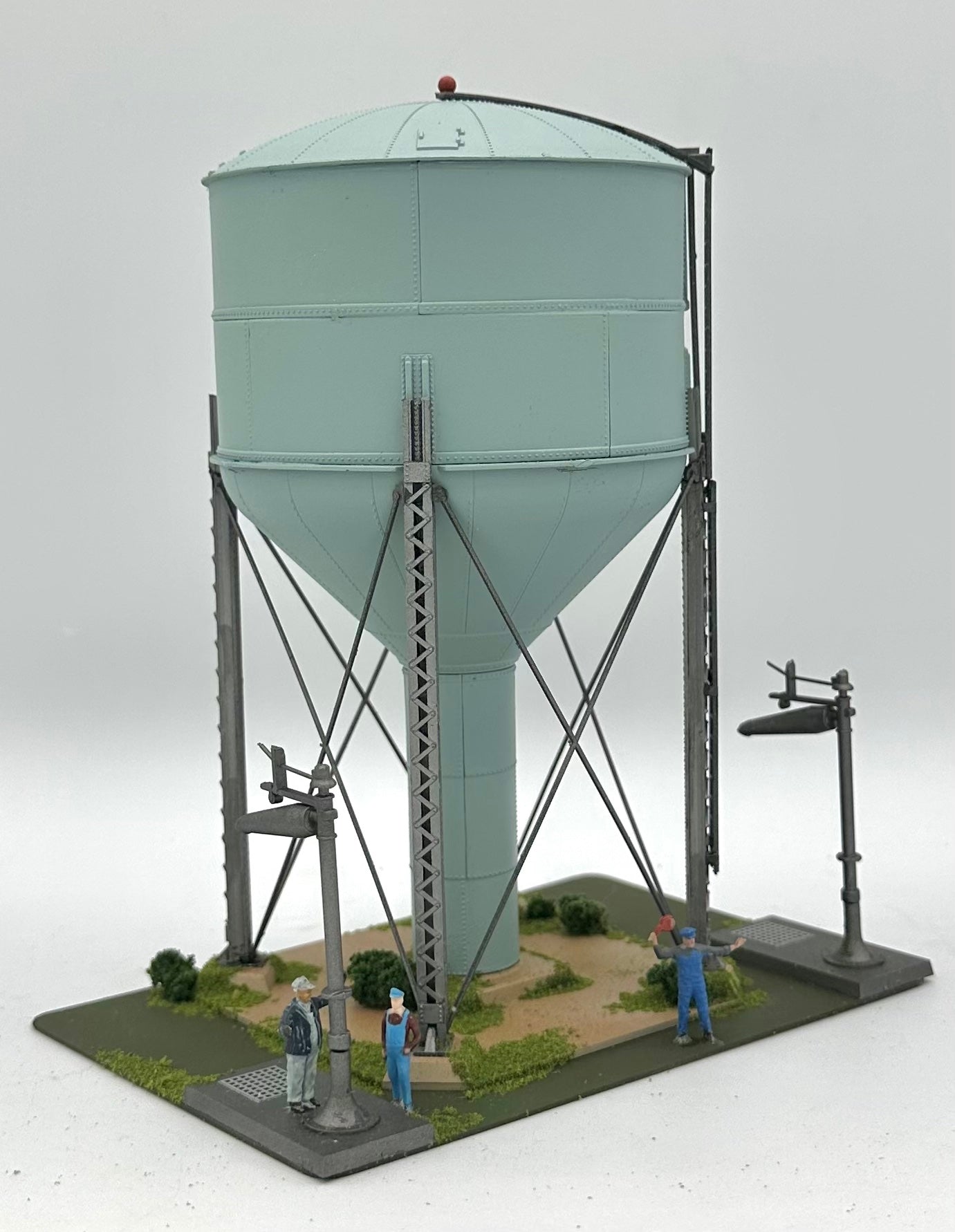 Walthers Cornerstone 933-3043 HO Scale Steel Water Tower Custom Painted Fully Assembled Landscaping, Diorama