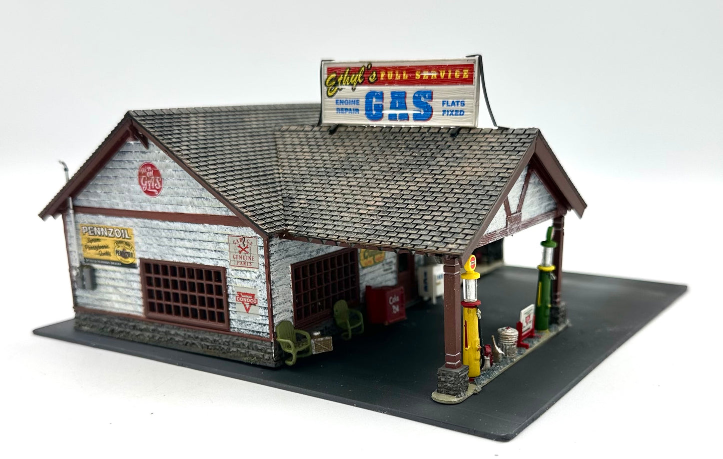 Woodland Scenics BR5048 Ethyl's Gas Full Service Station Lighted Fully Assembled
