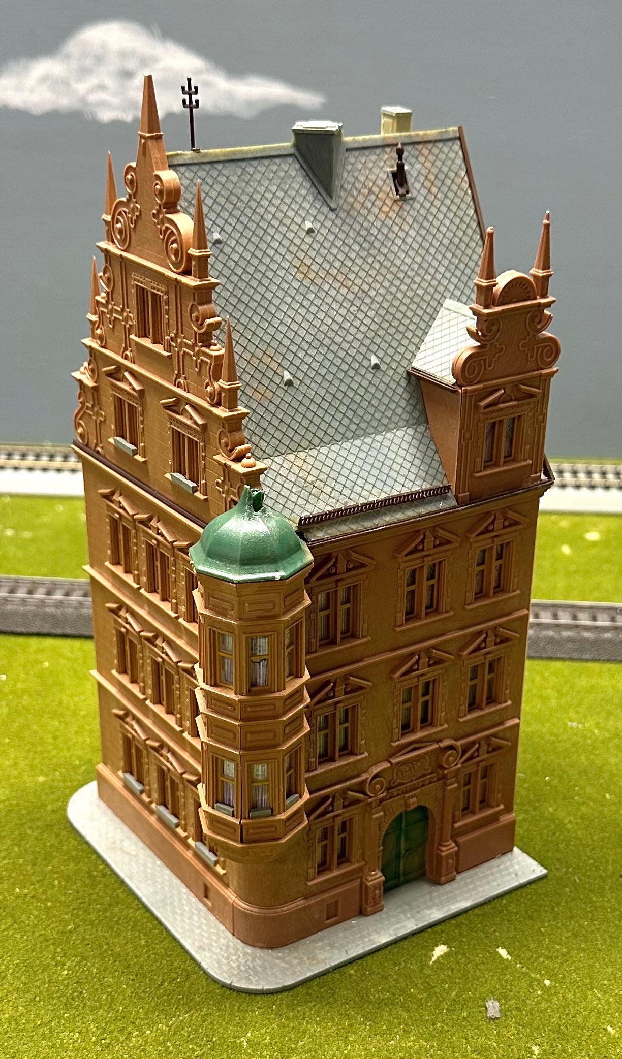 Kibri 38379 HO Scale Patrician House Fully Assembled