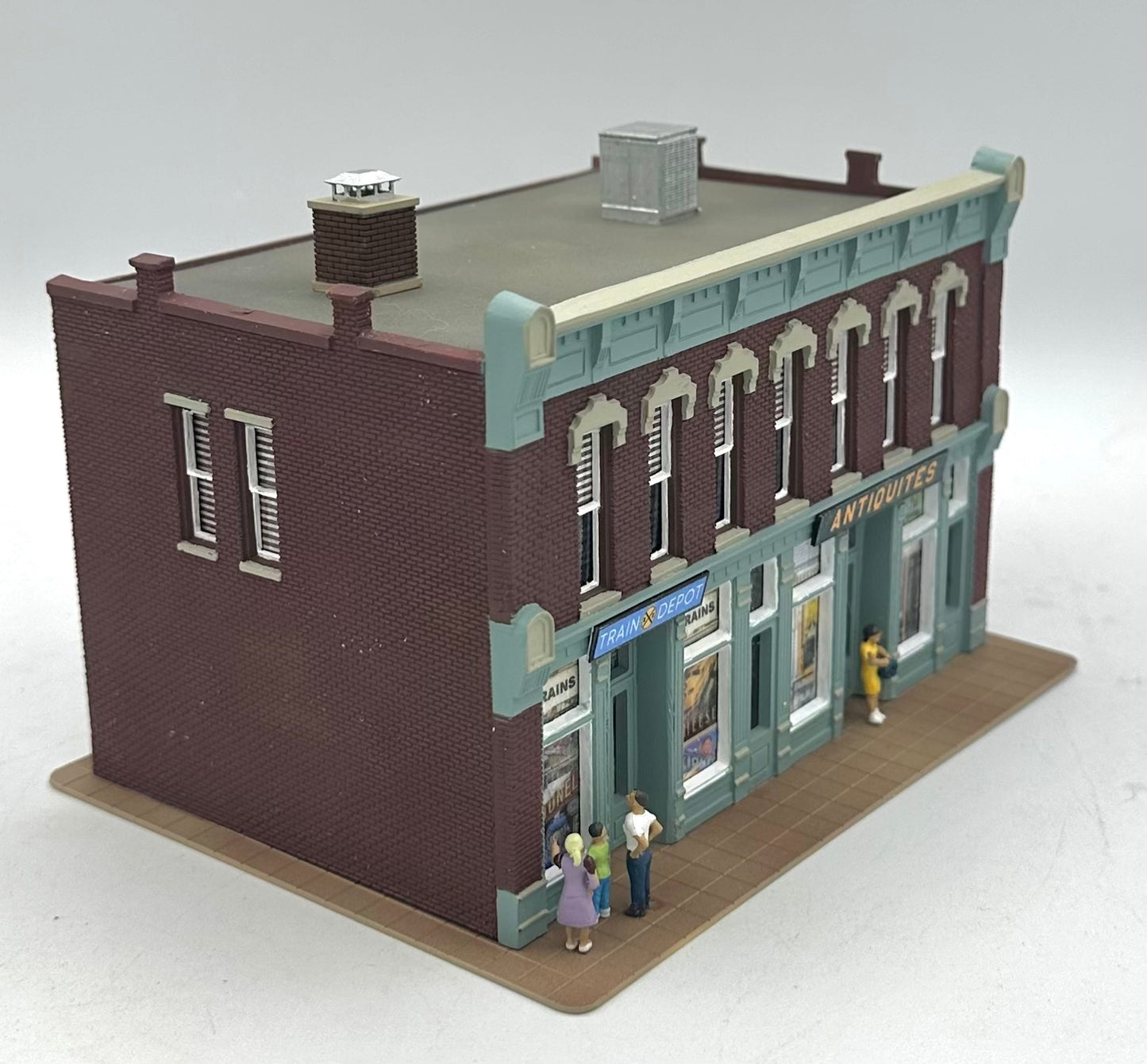 DPM HO Scale Fully Assembled High St. Block "Train Depot"/ Antiquites" " Lighted