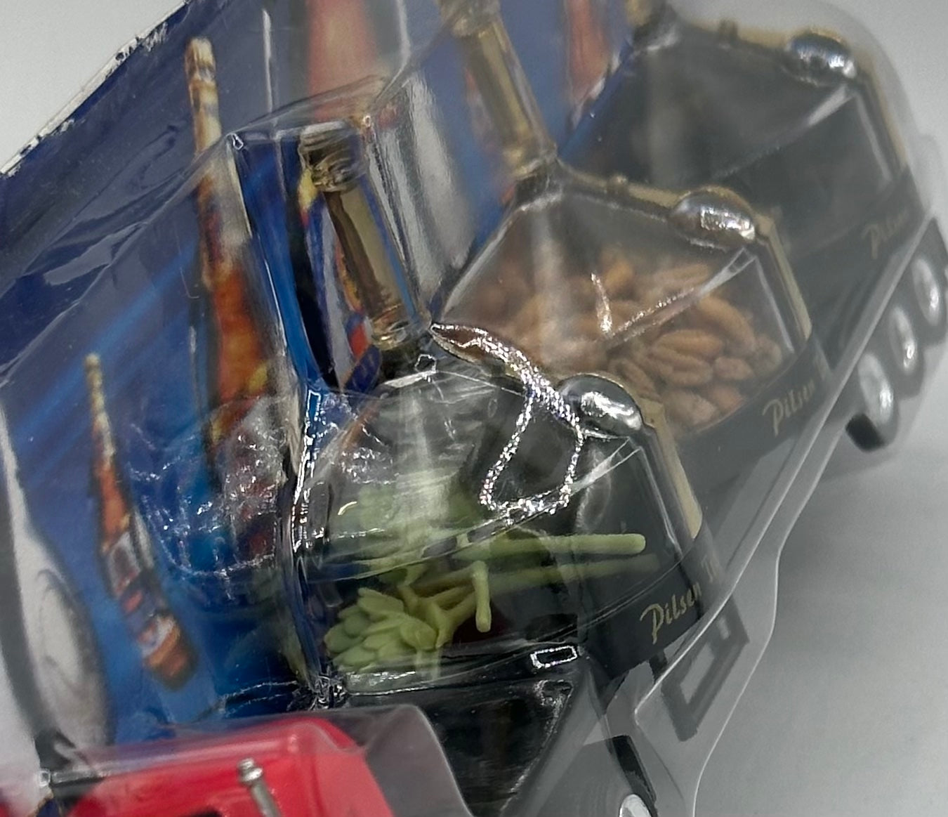 Grell Models HO Ford LTL 9000 DiecastTractor with Pilsen Trujillo Fermenting Kettle Loads