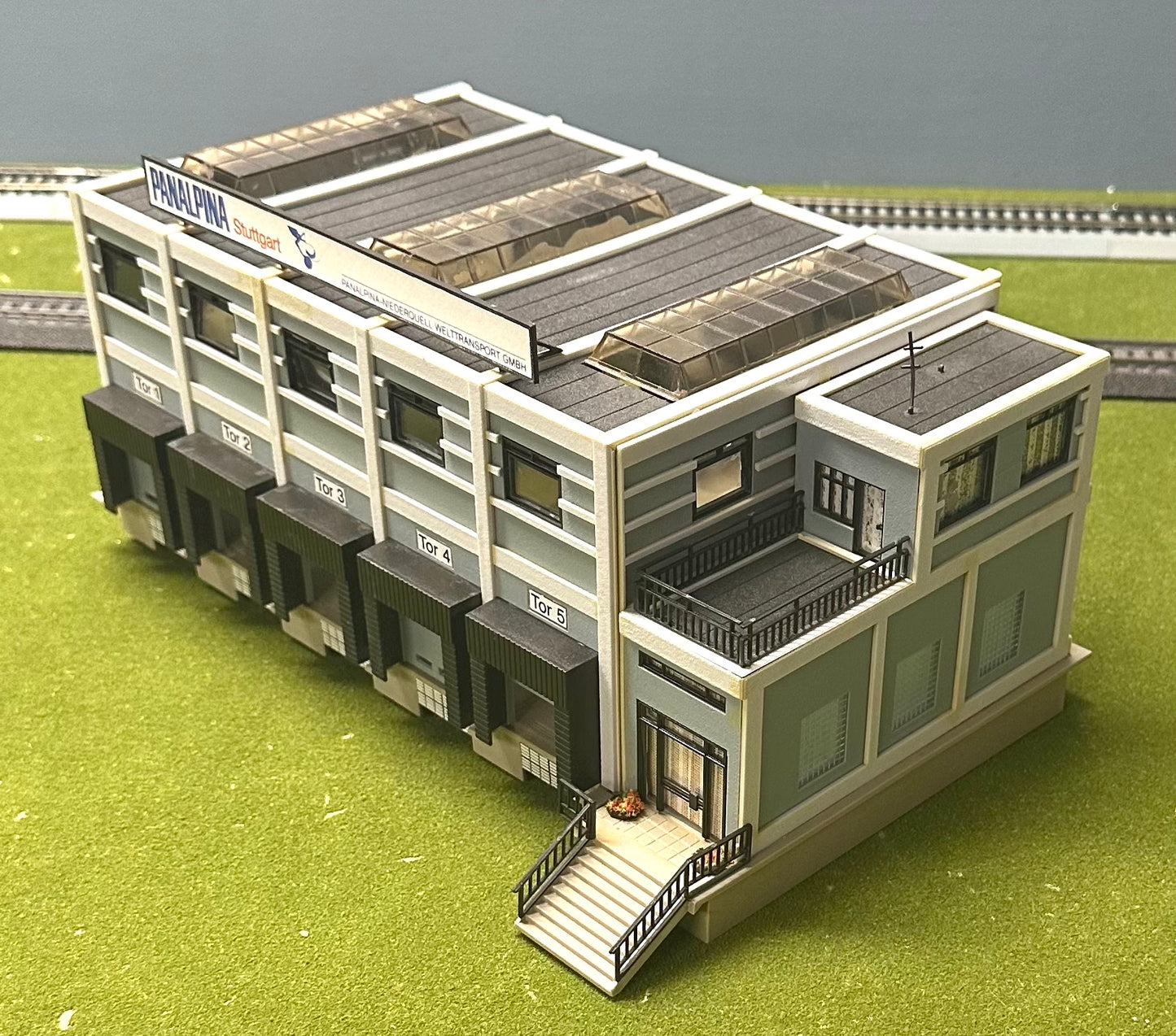 Vollmer 45605 HO Scale PanalPina Warehouse Stuttgart Fully Assembled