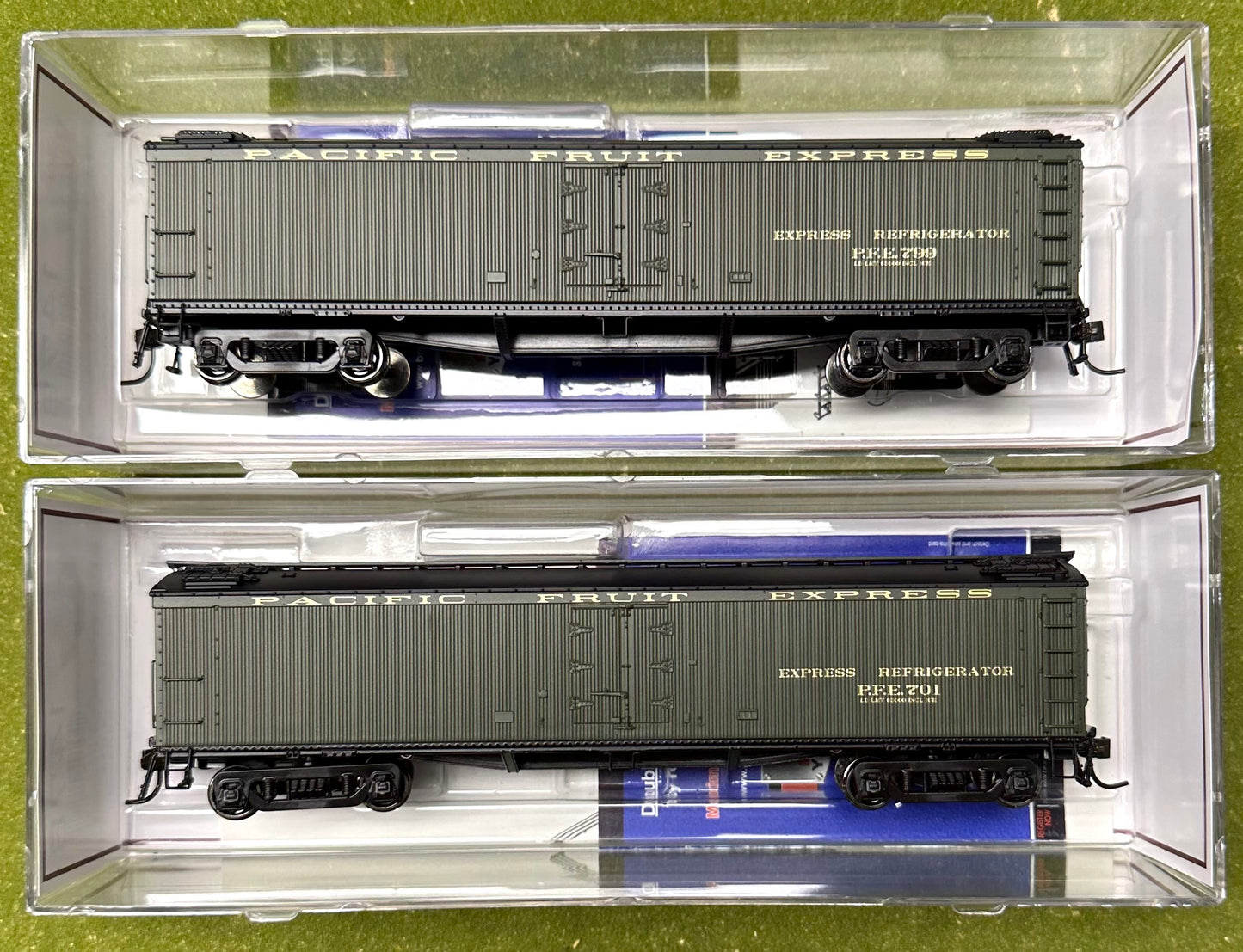 Broadway Limited HO 1478 GACX 53' 6" Wood Express Reefer 2 Car set