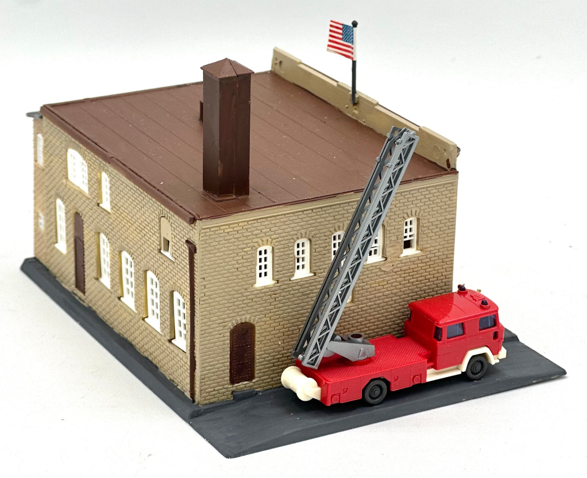 LifeLike N Scale Engine House "Fire Station No 1", Fully Assembled