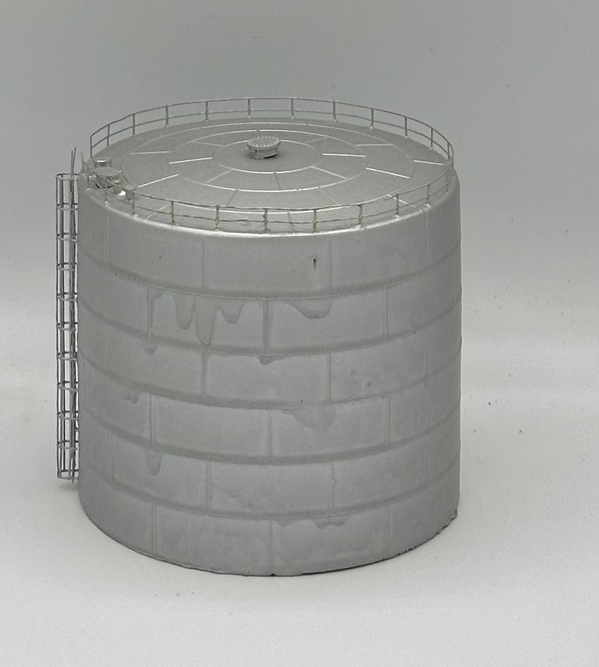 N Scale Resin Storage Tank, Metal Railing and Ladder