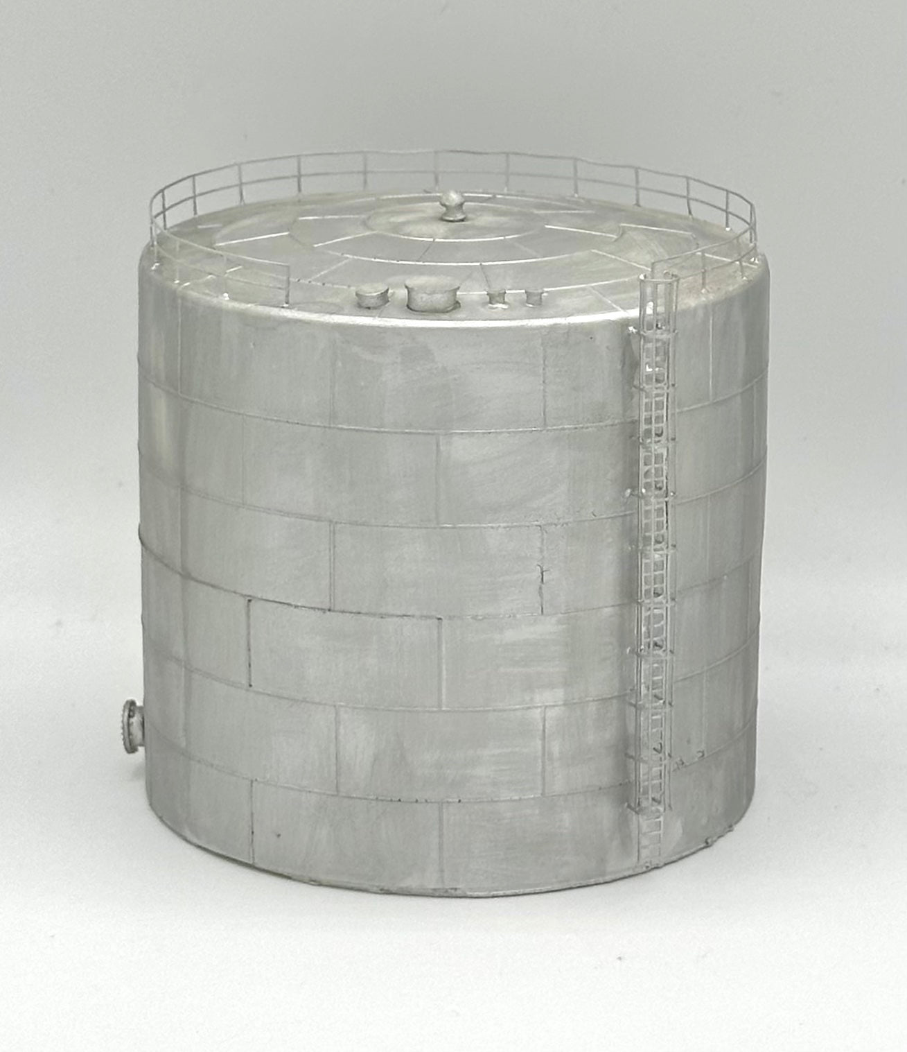 N Scale Resin Storage Tank, Metal Railing and Ladder.