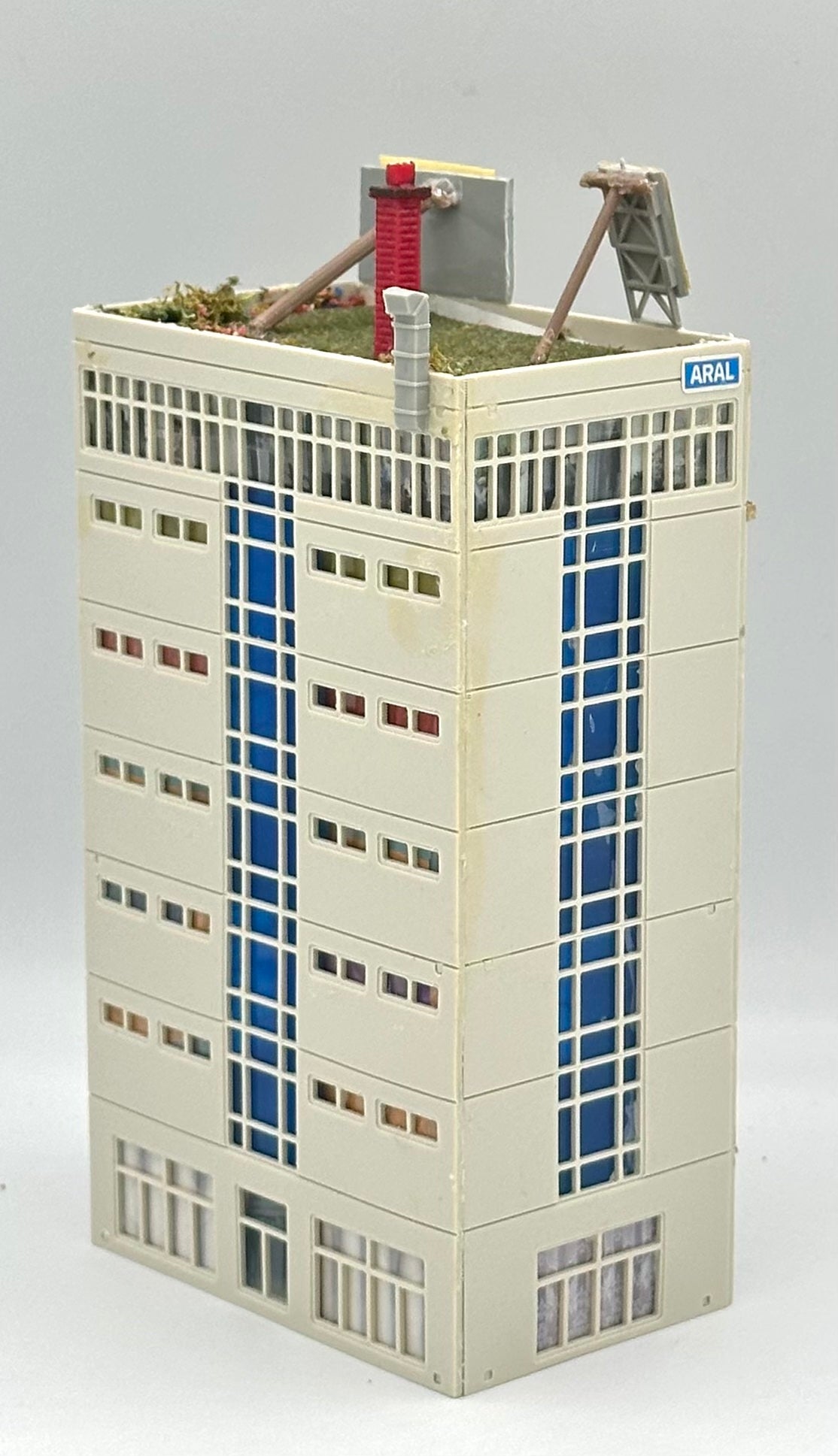 Outlands Style N Scale Custom Built/Painted 7-Story Tower Block with Balconies