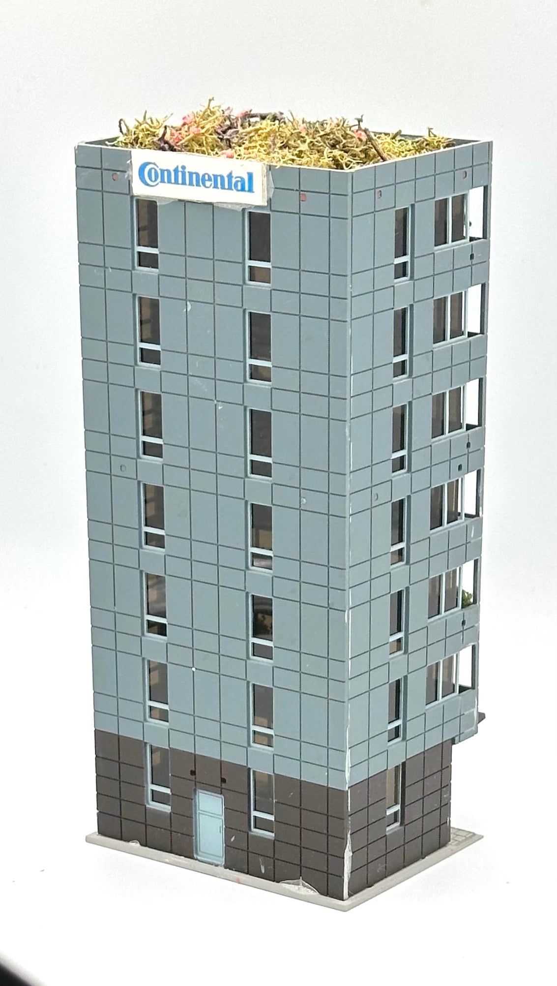 Outlands Style N Scale Custom Built/Painted 7-Story Tower Block with Balconies
