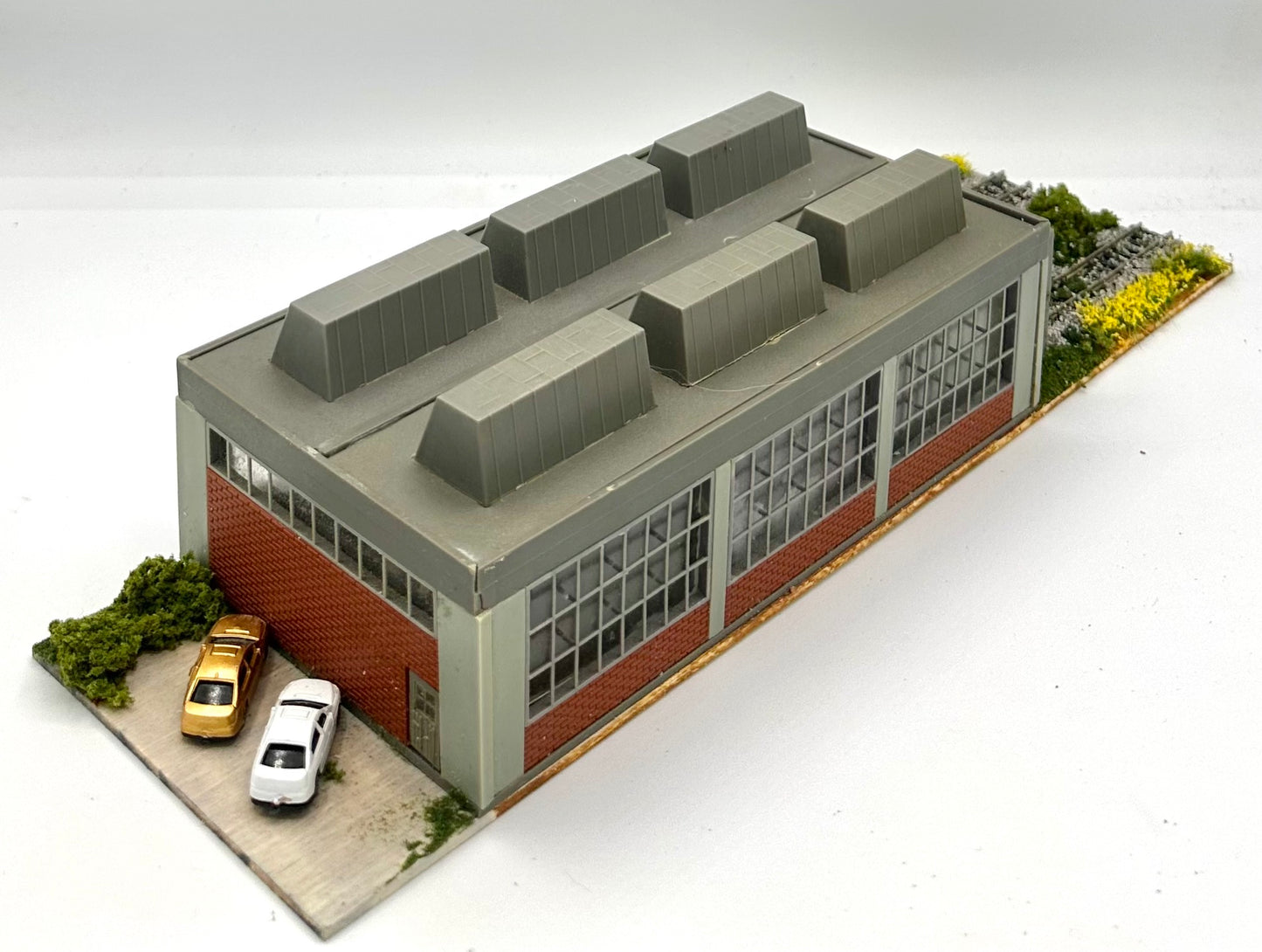 Faller N Scale Modern 2-Bay Engine Shed Fully Assembled. Diorama
