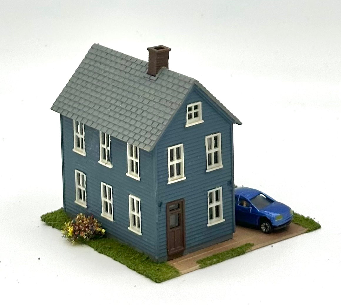 N Scale 3-Story Family House Custom Painted + Garden Fully Assembled