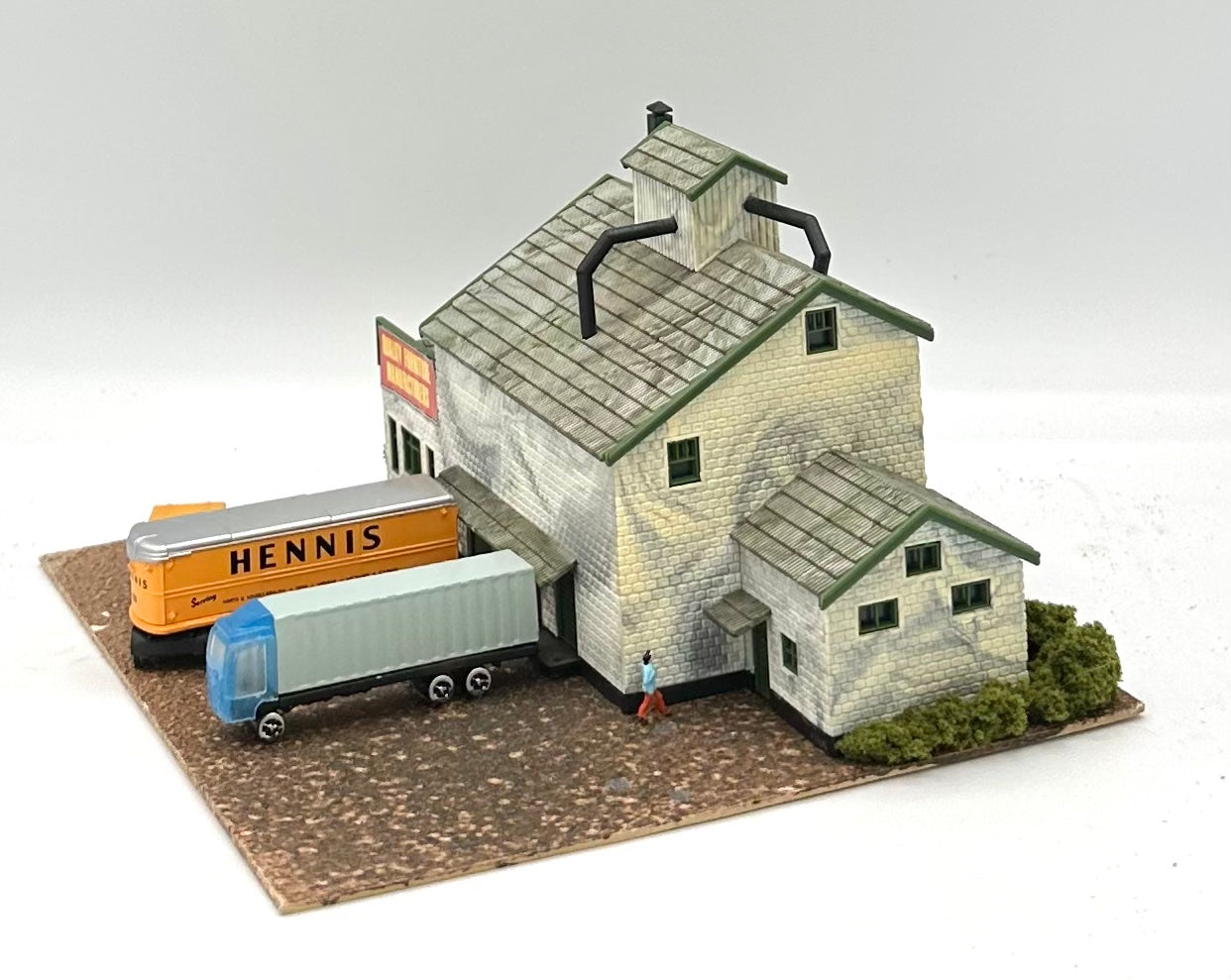 N Scale;Custom Built "Quality Furniture Manfacturers" Diorama
