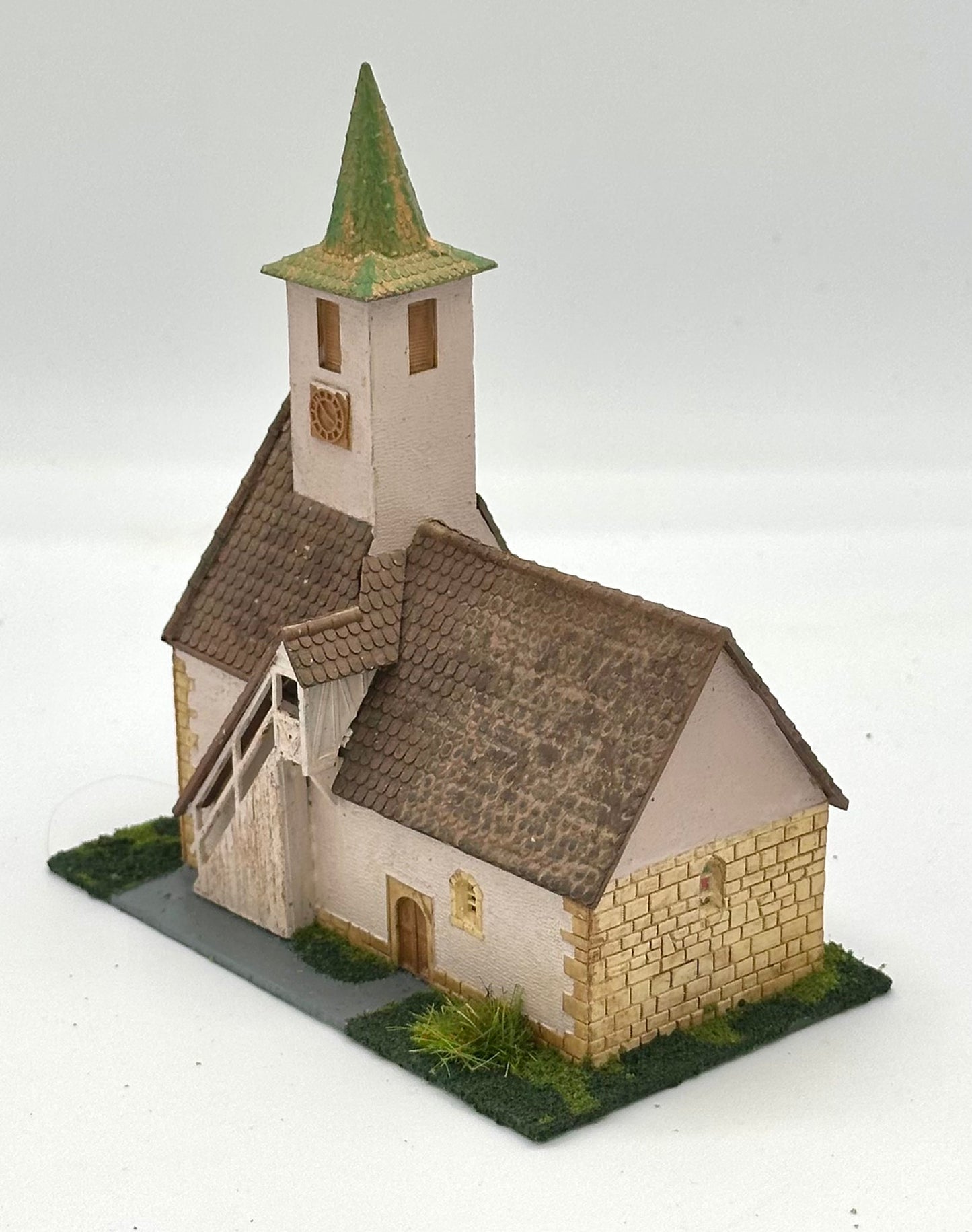 N Scale Old Small Town Church Custom Painted/Weathered Fully Assembled