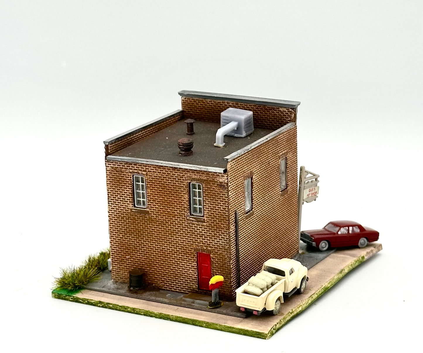 N Scale 2-Story Brick Built Custom Painted/Weathered Lighted Pet Shop