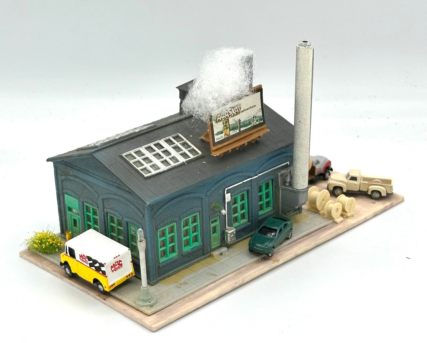 Revell N Scale Single Story Warehouse Diorama