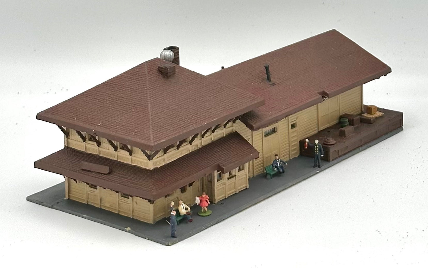 Revel N Scale; "Marysville" Country Train Station, Custom Painted