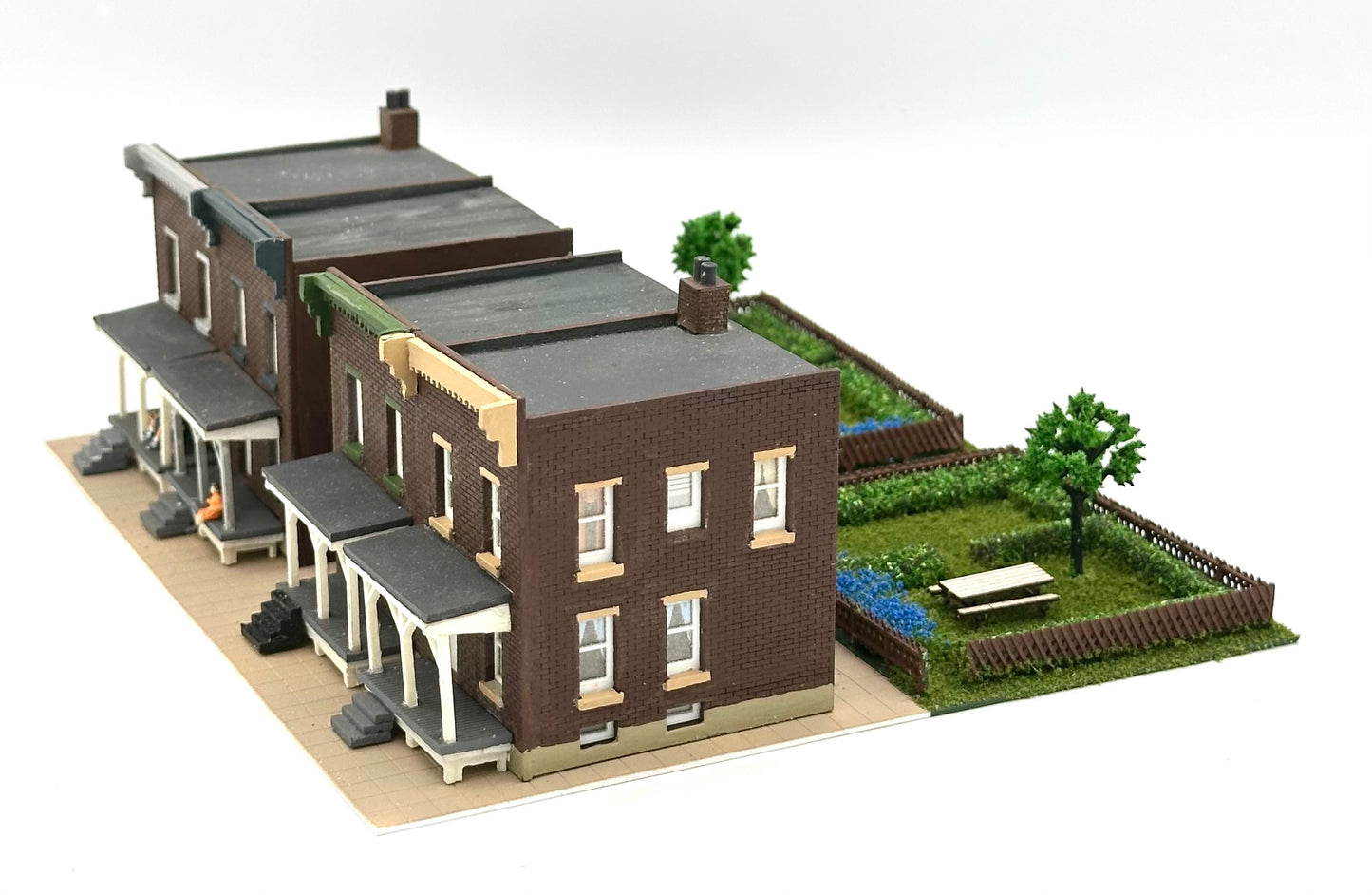 N Scale 4x 2-Story Custom Painted/Weathered Row Houses Fully Assembled